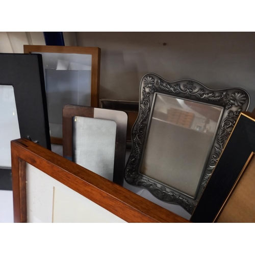 2537 - A quantity of photo frames in various sizes COLLECT ONLY