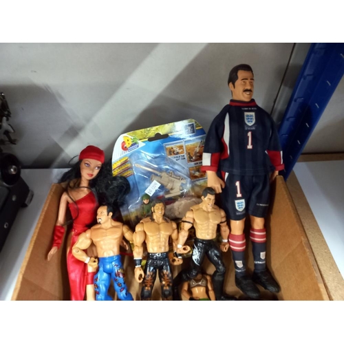 2540 - A collection of action figures & toys etc