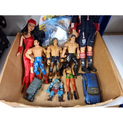 2540 - A collection of action figures & toys etc