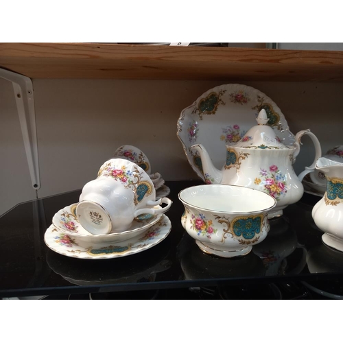 24 - A Royal Albert 16 piece 'Berkeley' tea set COLLECT ONLY