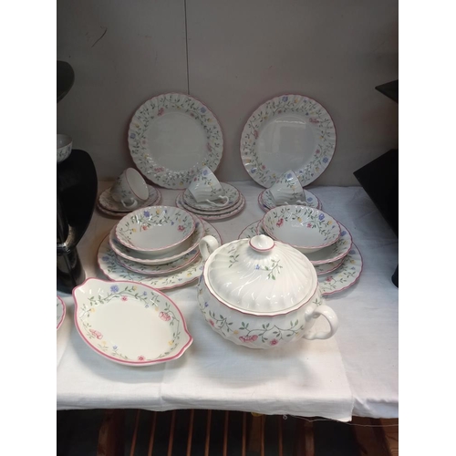 27 - A large Johnson Brothers dinner set, approximately 100 pieces COLLECT ONLY