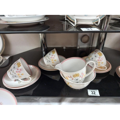 32 - A 20 piece Shelley 'Enchantment' tea set COLLECT ONLY