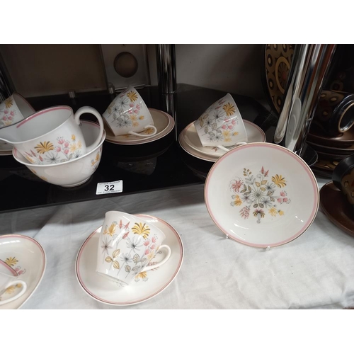 32 - A 20 piece Shelley 'Enchantment' tea set COLLECT ONLY