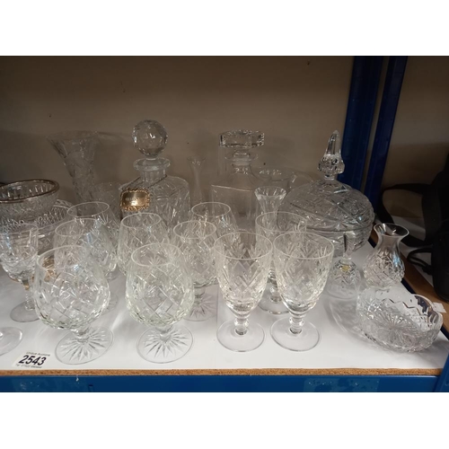 2543 - A large quantity of glass & crystal including decanters COLLECT ONLY