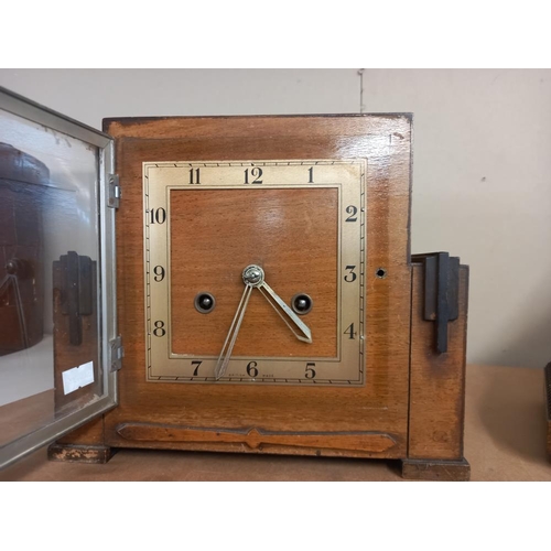 2546 - Two 1930's oak mantle clocks COLLECT ONLY