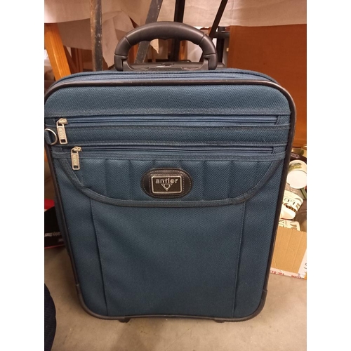 2567 - A suitcase & hard case holdall COLLECT ONLY