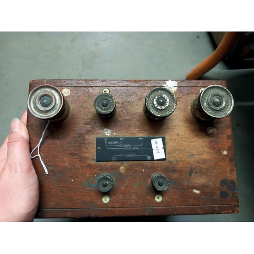 2618 - An electrical A.C. multi-amp box (by the Record Electrical Company) COLLECT ONLY