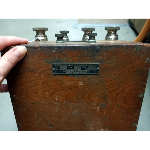 2618 - An electrical A.C. multi-amp box (by the Record Electrical Company) COLLECT ONLY