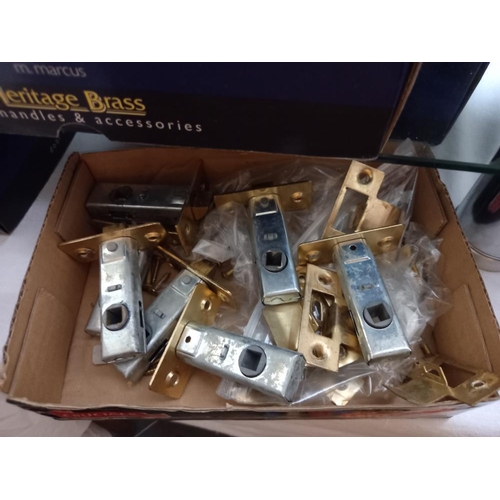 2622 - 14 sets of Heritage brass door handles etc. COLLECT ONLY.