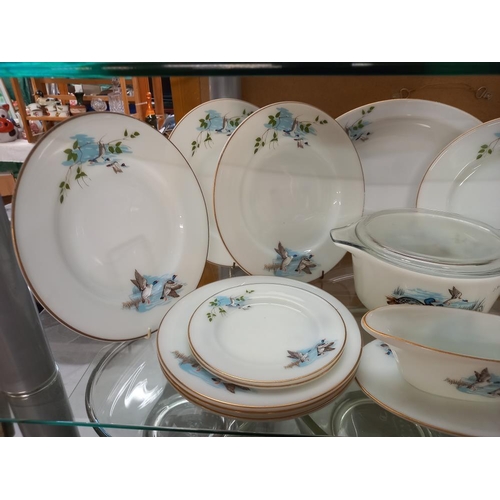 2627 - A rare vintage Pyrex dinner set (approximately 20 pieces) COLLECT ONLY