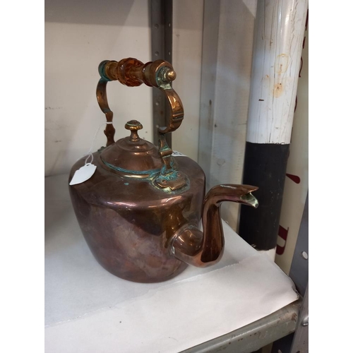 2649 - A Victorian copper kettle with heat resistant handle Collect only