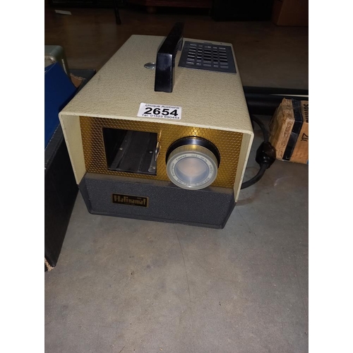 2654 - A Halinet slide projector, slides and projector screen etc Collect only