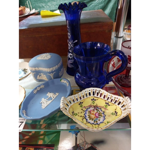 2657 - A quantity of Royal Windsor Bird trinket dishes, Wedgwood blue jasperware & Victorian overlaid blue ... 