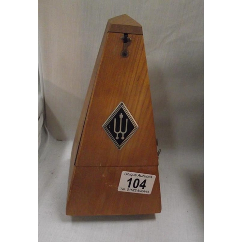 104 - A Witner metronome