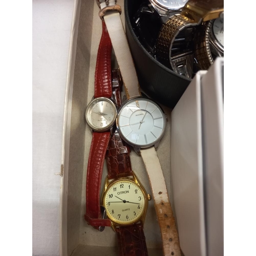 202 - A quantity of watches including boxed Lotus, Sekonda etc and small box of costume jewellery