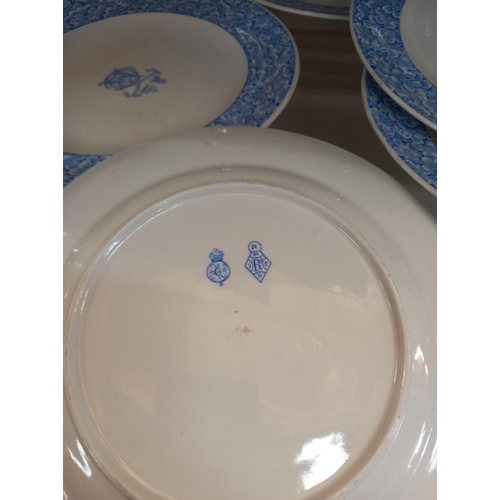 252 - 5 crested blue & white plates with diamond & Wedgwood back stamps COLLECT ONLY