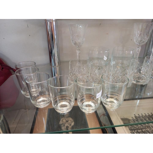 260 - A quantity of drinking glasses & a partial summer drinks set (2 shelves) COLLECT ONLY