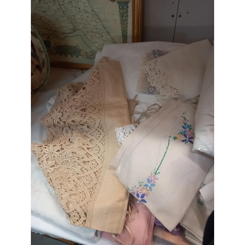 265 - A large quantity of vintage textiles including household linen embroidered & lace, trimmed cloths, p... 