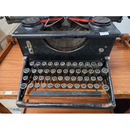 369 - A vintage Imperial typewriter.