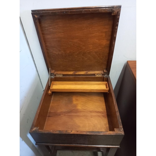 387 - A 1930/50'S oak work box. COLLECT ONLY.