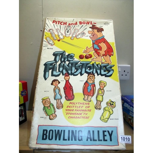 1010 - Rare Welsotoys 'The Flintstones bowling alley'