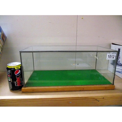 1012 - A glazed model/diorama display case with lead corners 40cm x 20cm x 15cm COLLECT ONLY