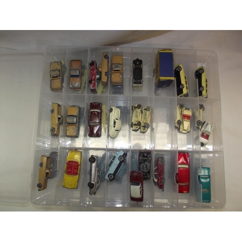 1023 - 5 collectors cases of diecast Lesney vehicles, mostly in good condition