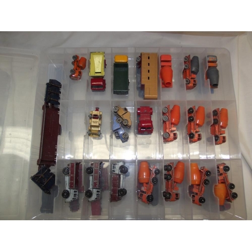 1023 - 5 collectors cases of diecast Lesney vehicles, mostly in good condition