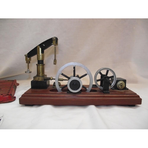 1024 - A vintage Mamod stationary engine and 1 other item