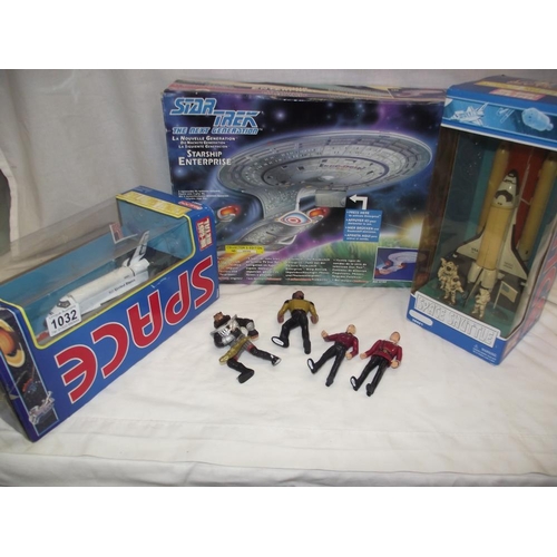 1032 - A boxed Star Trek the Next Generation Enterprise and 2 Realtoy space shuttles, all unchecked