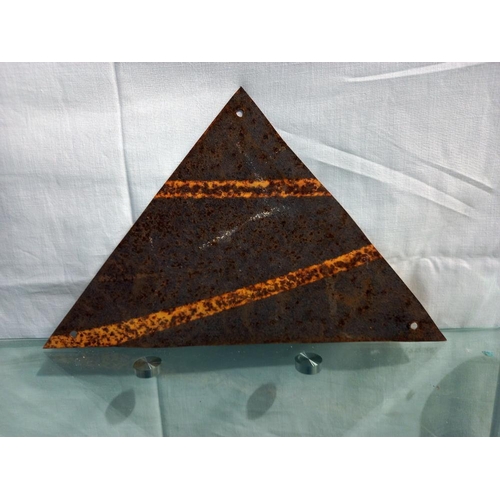 2121 - An AA metal triangle sign, 30 x 20 cm, COLLECT ONLY.