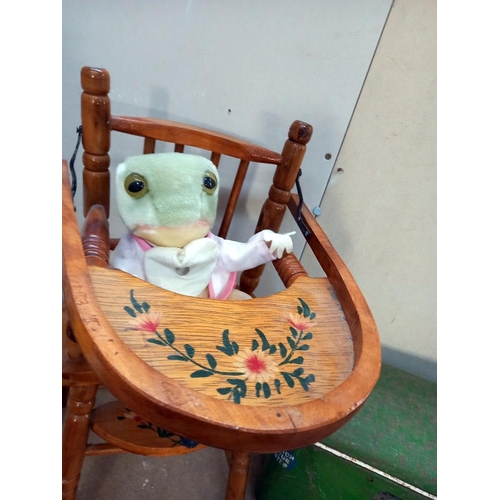 1075 - A dolls wooden high chair and 2 soft toys