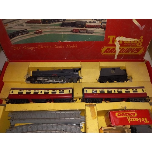 1098 - A Tri-ang '00' gauge no 1 passenger train set