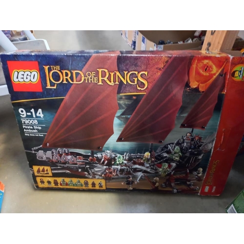 1105 - A collection of Lego, completeness unknown Star Wars 75103, Lord of the rings 79008, Castle 7079 and... 