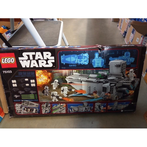 1105 - A collection of Lego, completeness unknown Star Wars 75103, Lord of the rings 79008, Castle 7079 and... 