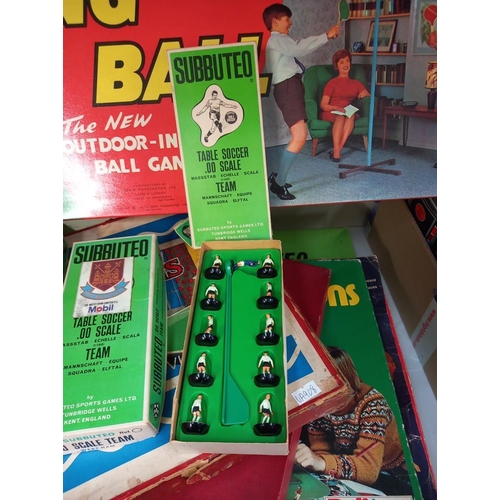 1158 - Subbuteo table soccer, and other football games, table tennis sets, ping ball and Subbuteo teams, co... 