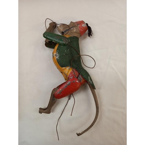 1194 - An early Lehmann tinplate climbing monkey