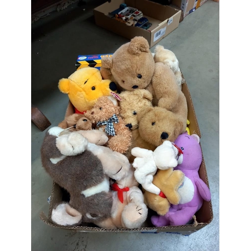 1213 - A box of small teddies, including Winnie The Pooh, plus cribbage board etc