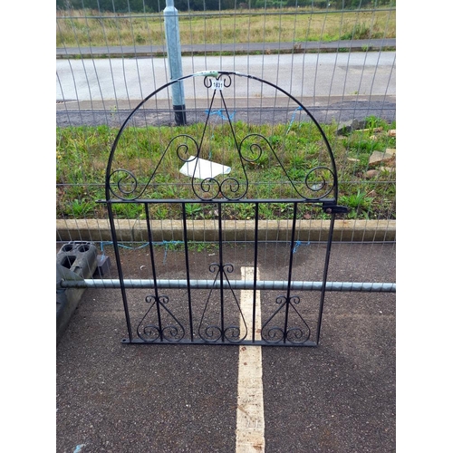 1831 - A wrought iron garden gate, 82 x 105 cm. COLLECT ONLY.