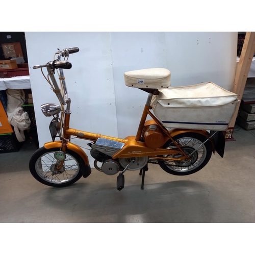 2265 - A 1968 Raleigh Wisp moped with VE60, 1971 tax disc & owners handbook etc. COLLECT ONLY