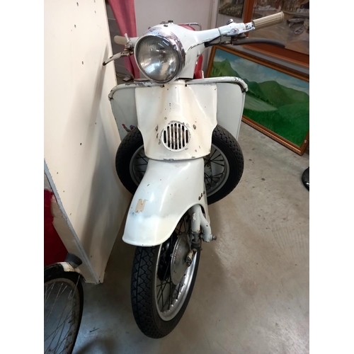 2266 - A vintage Moto Guzzi Galletto 1966 Scooter with documentation and a number of spares - NOT UK REGIST... 