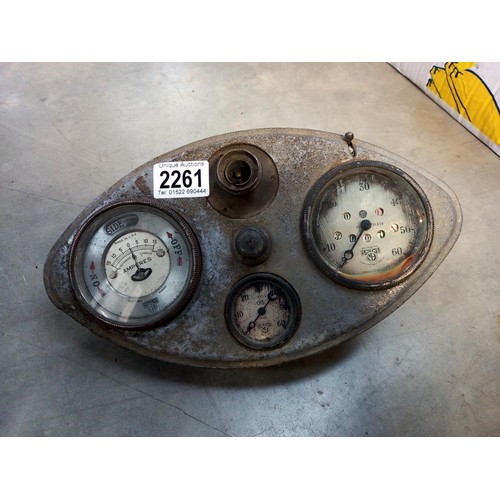 2261 - An unknown pre war car instrument panel COLLECT ONLY