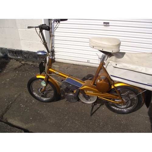 2265 - A 1968 Raleigh Wisp moped with VE60, 1971 tax disc & owners handbook etc. COLLECT ONLY