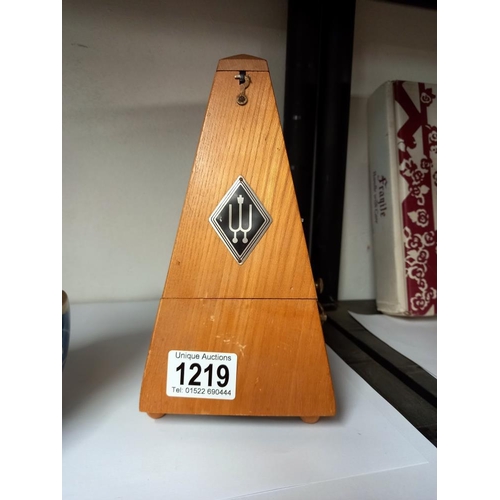 1219 - A Witner metronome