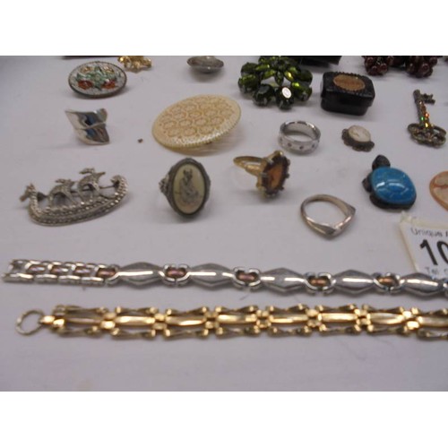 1041 - A mixed lot of costume jewellery including red antique necklace and brooch, micro mosaic brooch etc.... 