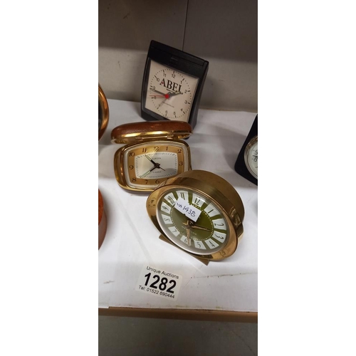 1282 - A quantity of vintage clocks