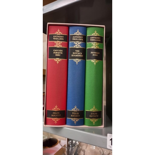 1284 - 2 lots of Folio society books by Anthony Trollope and Thomas Hardy COLLECT ONLY