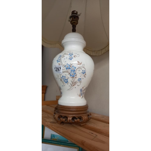 1297 - A pottery table lamp, possibly Aynsley COLLECT ONLY