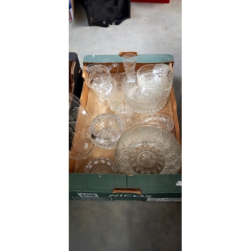 1380 - 2 boxes of glass ware including bowls, vases, hors d'oeuvre dishes etc COLLECT ONLY