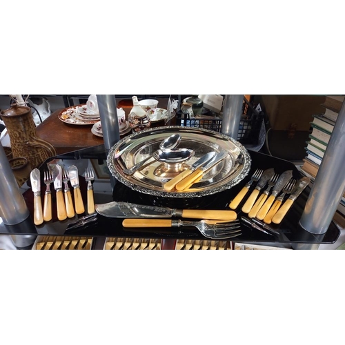 1403 - A good lot of cutlery including some Kings pattern, 4 lots of boxed knives plus silver plate etc COL... 